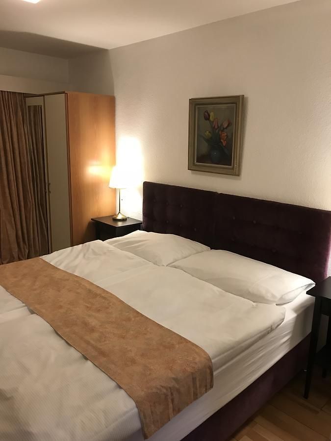 Center - Bellevue Hotel