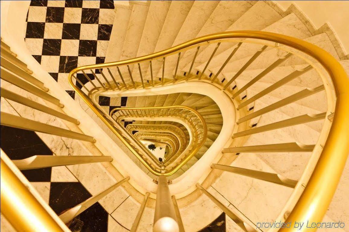 Ascot Hotel 4*