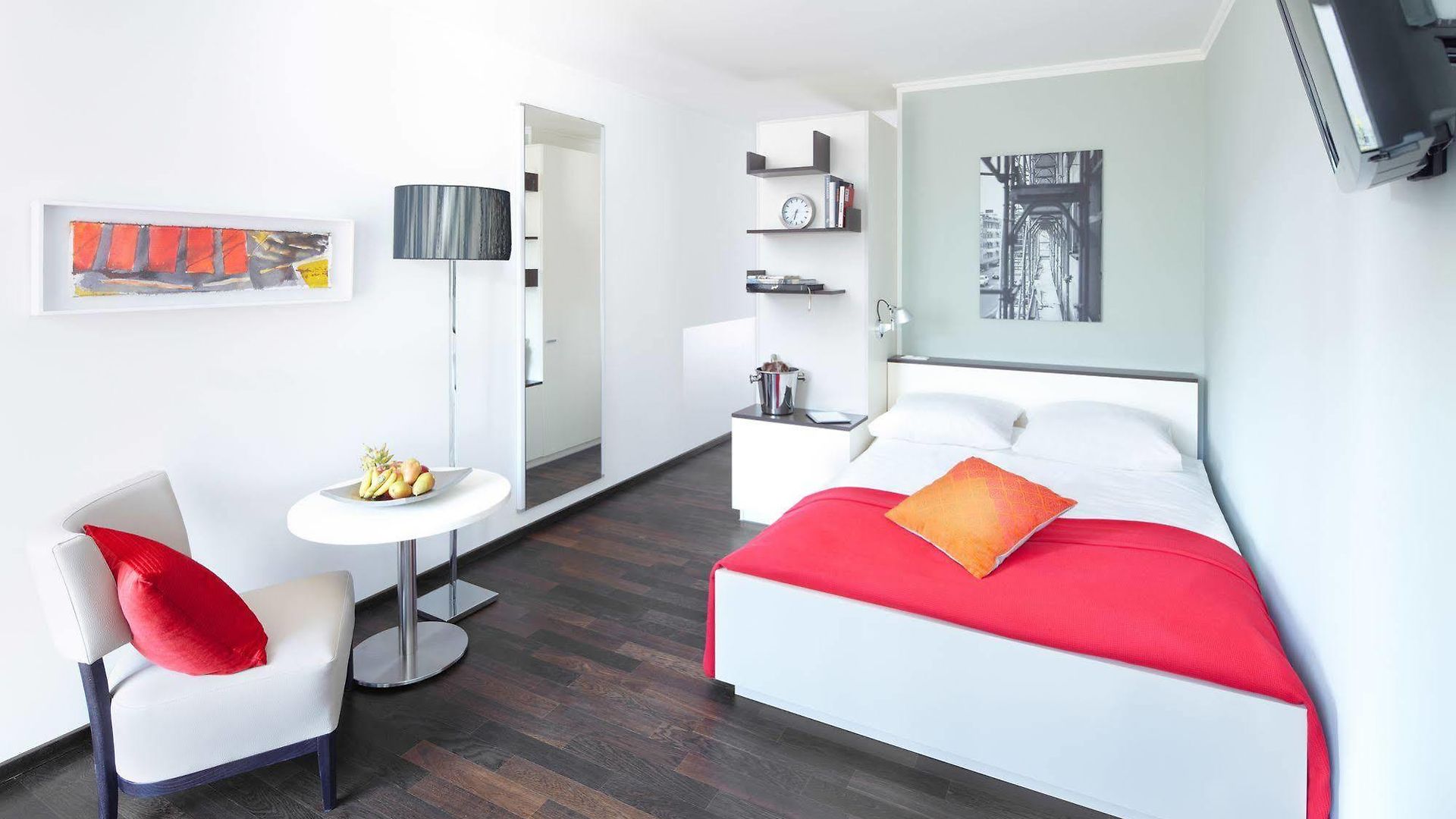 The Flag Hotel 3*