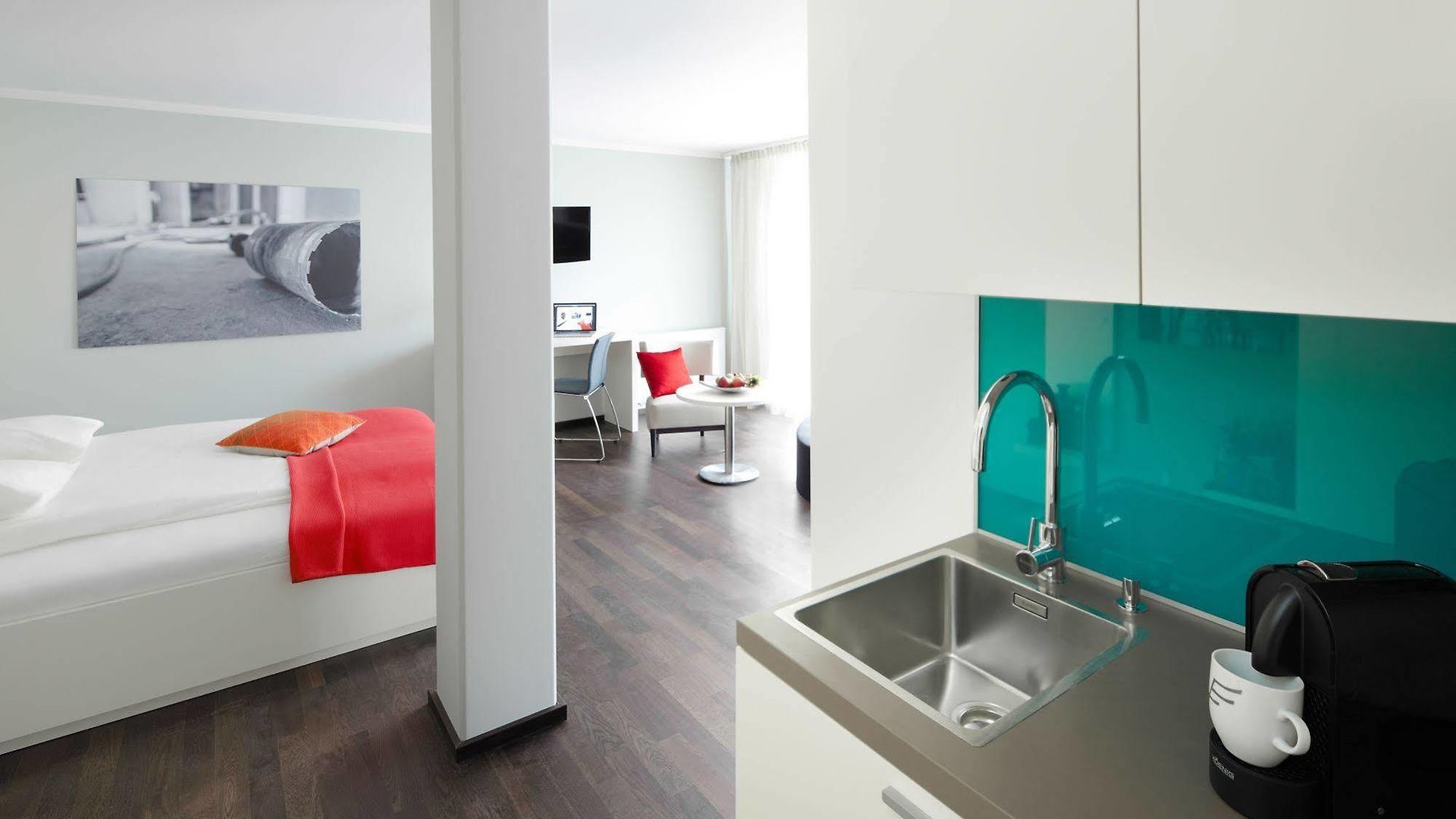 The Flag Hotel 3*