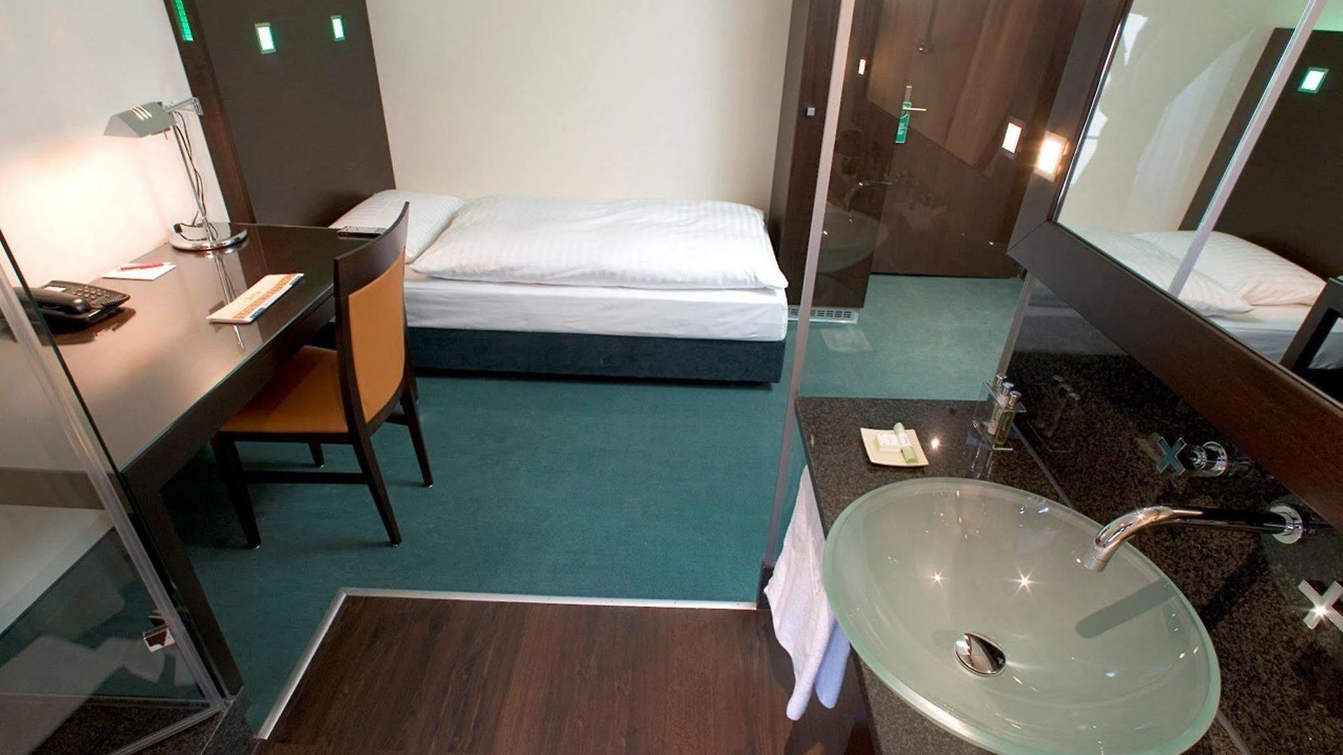 Stay2night Bs Hotel