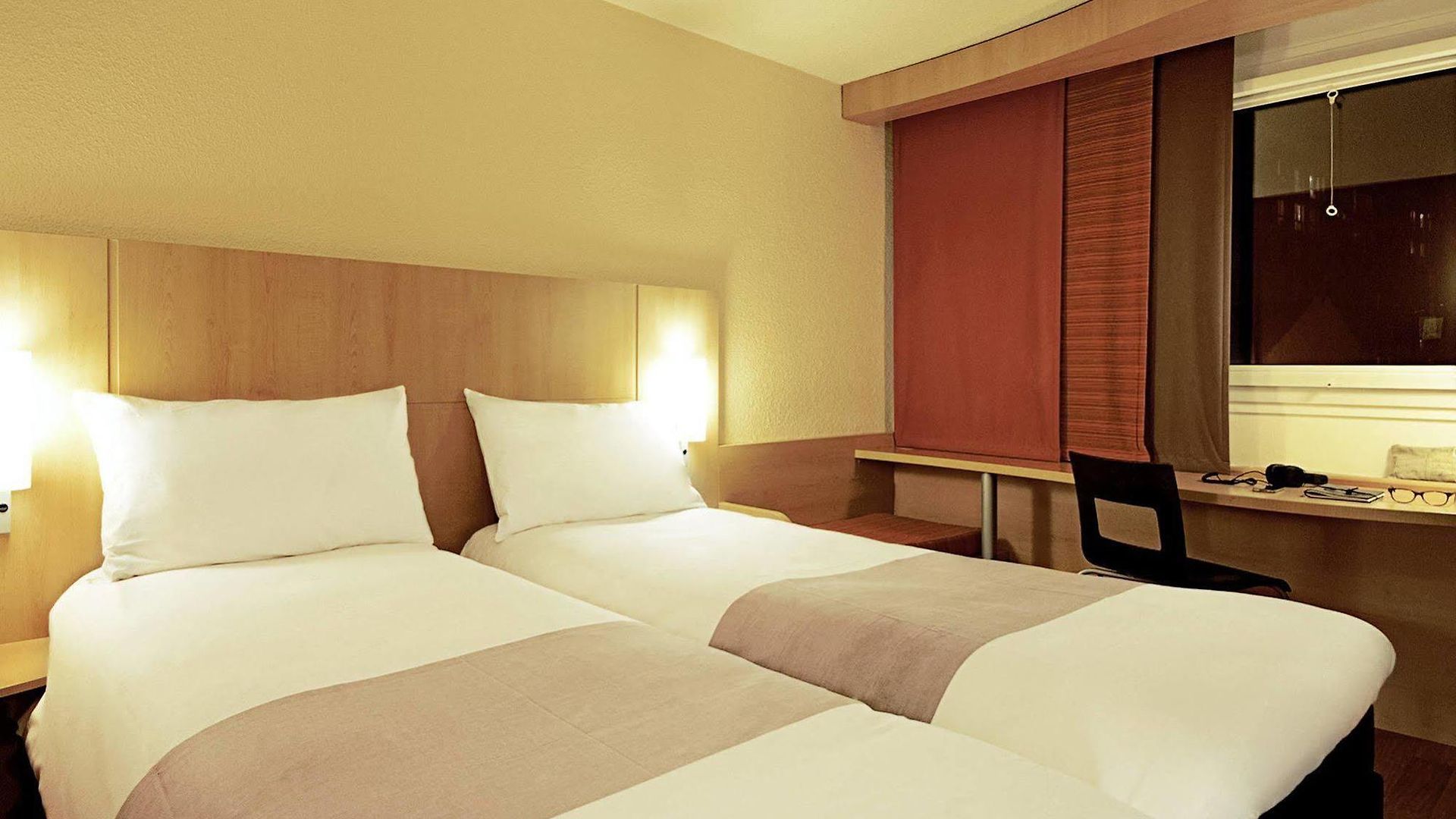 Ibis Messe Airport 3* Zürich