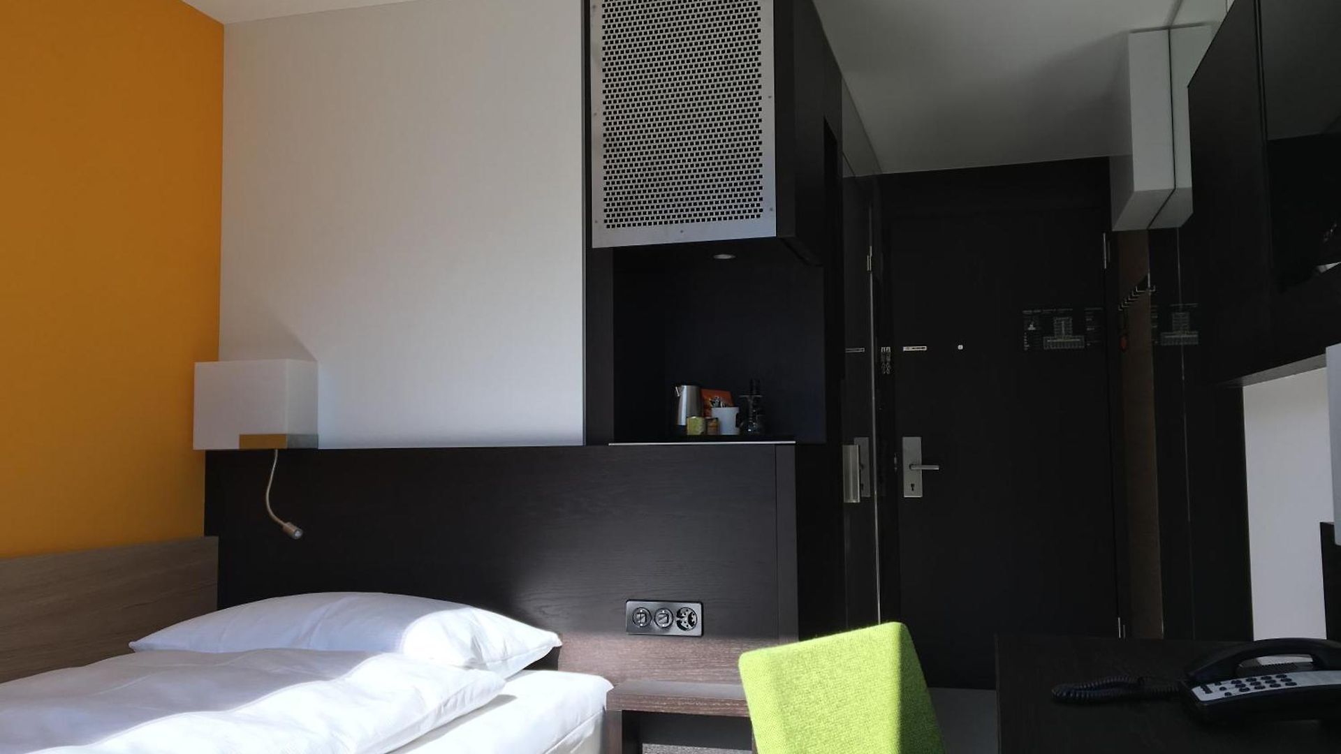 Züri By Fassbind Hotel 4*