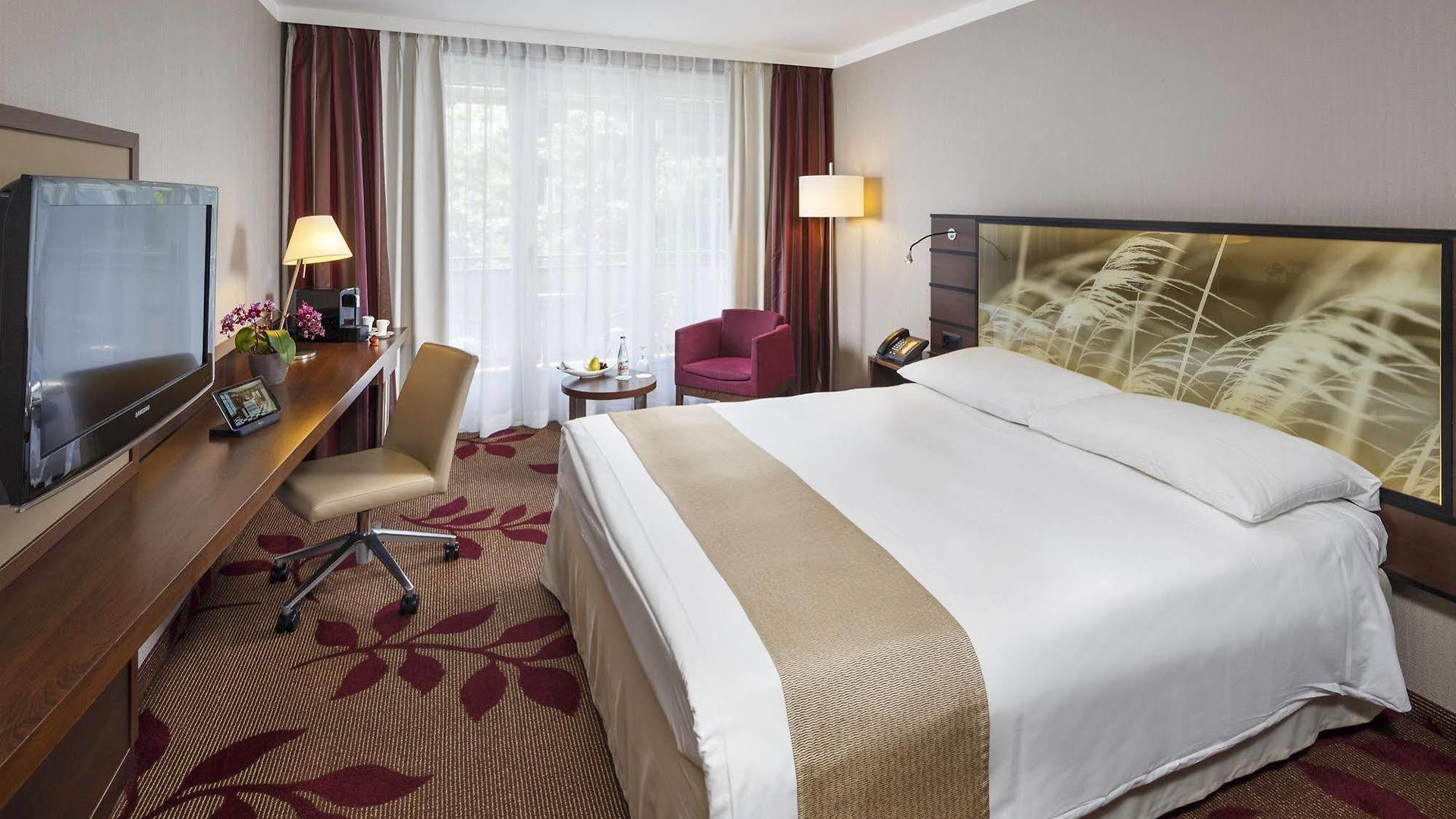 Ascot Hotel