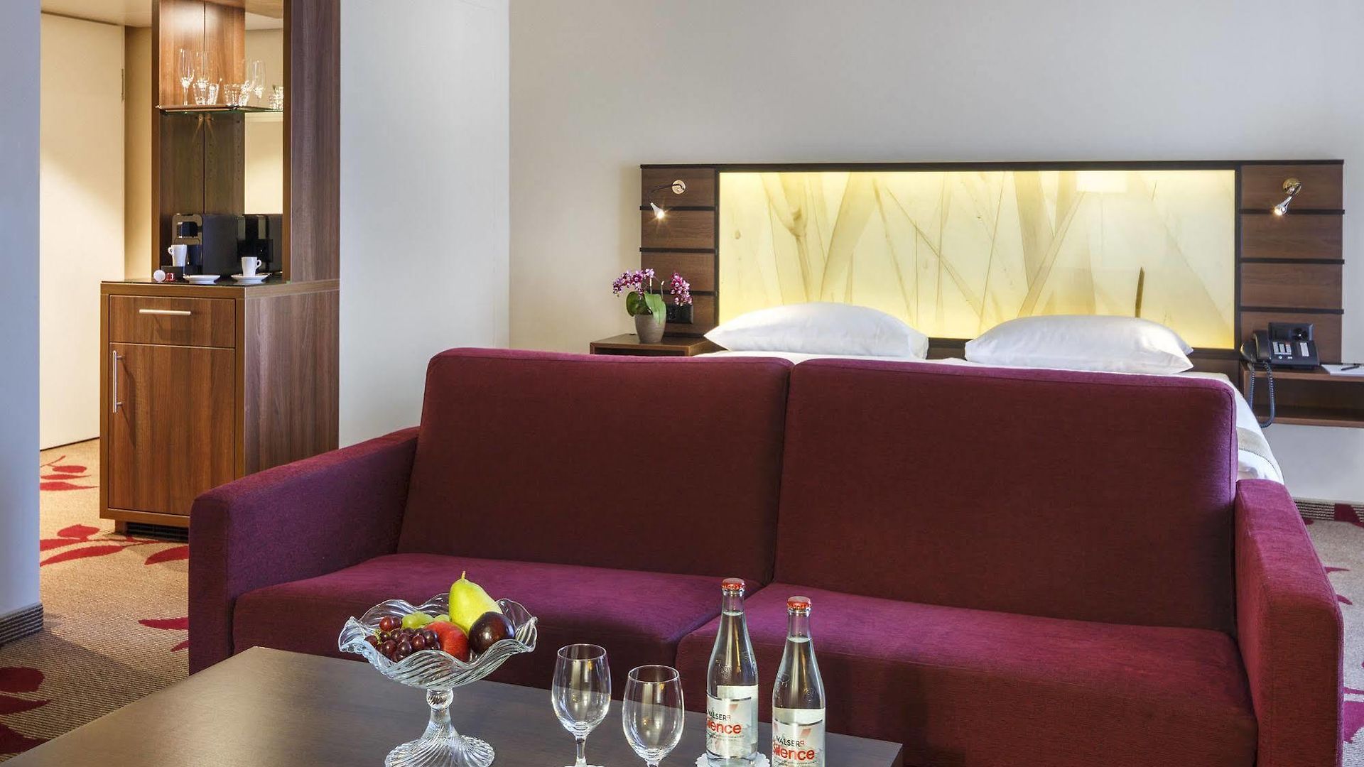 Ascot Hotel 4*