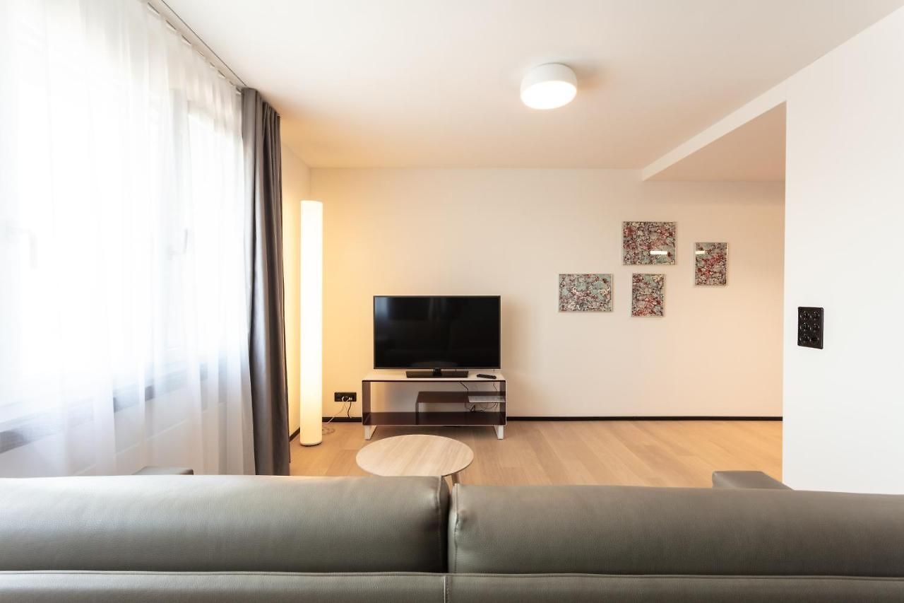 Apartment Ema House Serviced Superior Downtown