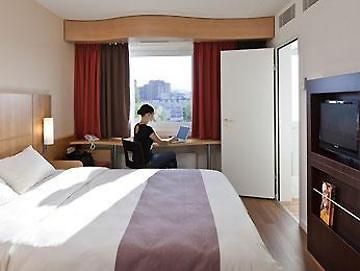 Ibis West 3*
