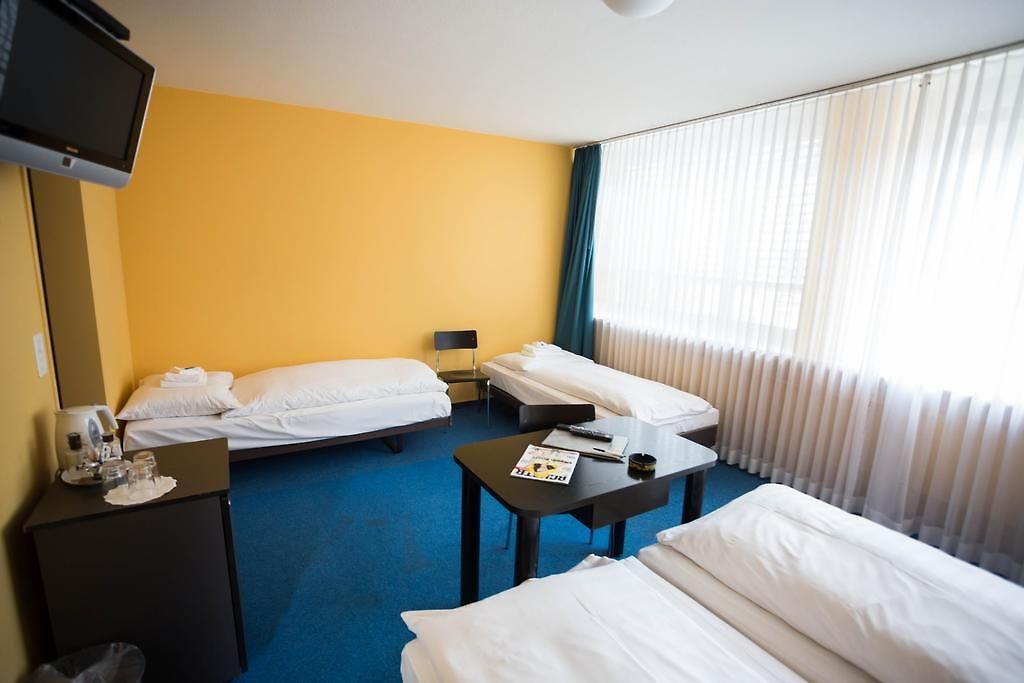 X-tra Hotel