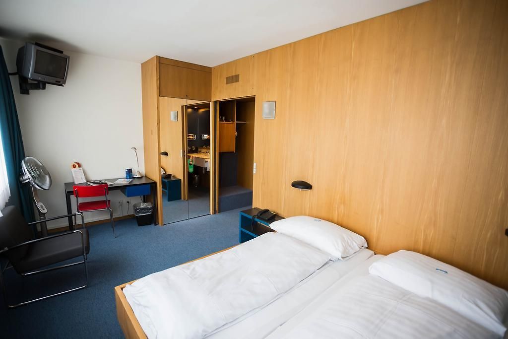 X-tra Hotel 3*