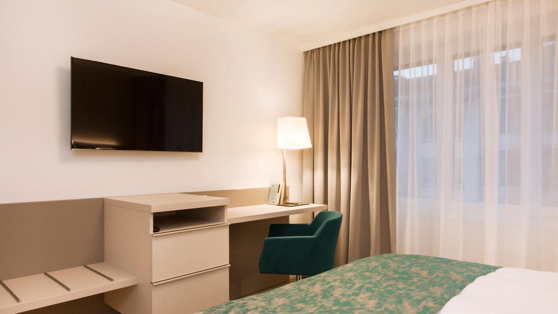 Aparthotel - Lindenstrasse 4*