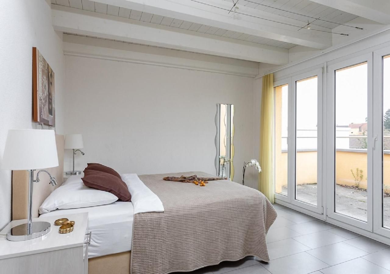 Apartment Swiss Star District 11 - Self Check-in *