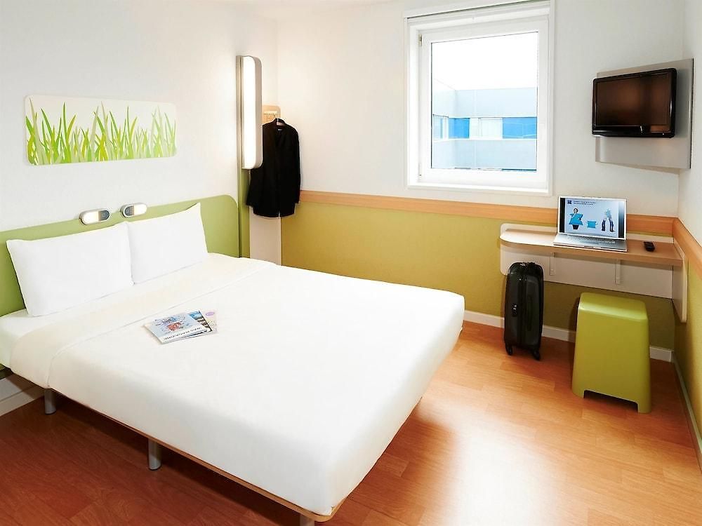 Hotel Ibis Budget West *