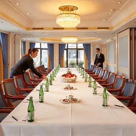 Schweizerhof Hotel 5*