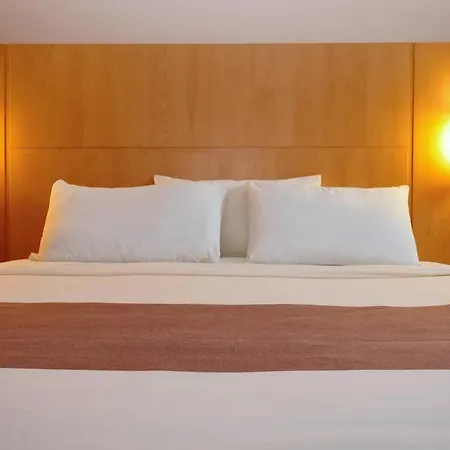 Hotel Ibis West