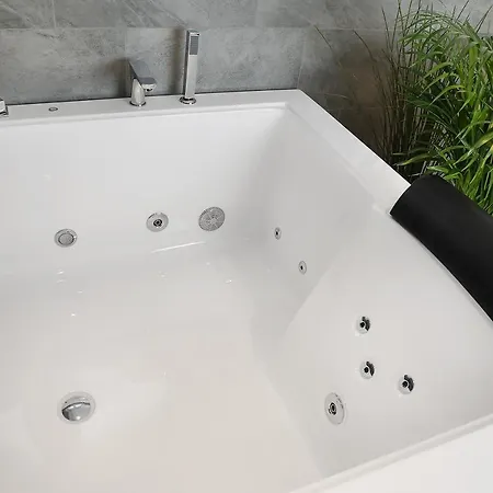 Private Lux With Whirlpool And Sauna In Bed & Breakfast