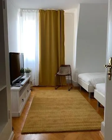 Dieci Allo Zoo Guest house *