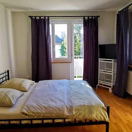Apartment Turicum Mit Balkon Und Parkplatz *