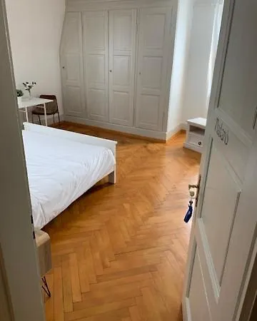 Dieci Allo Zoo Guest house
