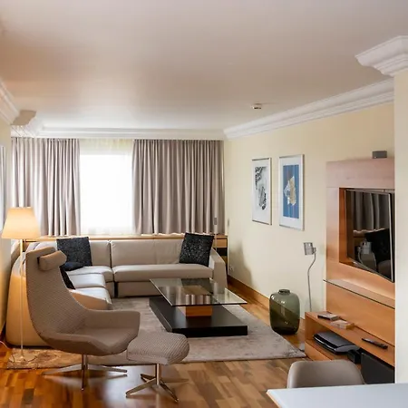 Becozy Self Check-in & Pop-up Hotel