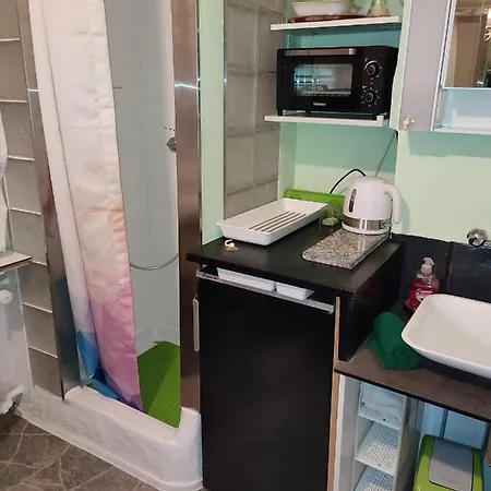 Room in Guest room - Mini-Apartement in Zurich Gasthof Zürich