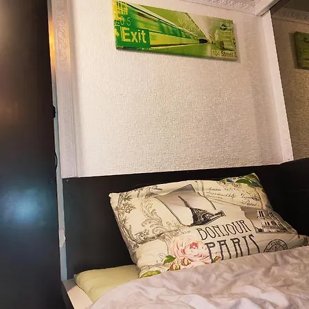 Gasthof Room in Guest room - Mini-Apartement in Zurich *