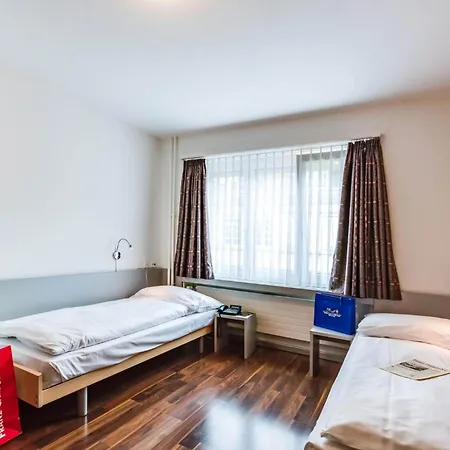 Alexander Old Town Guest house 2*