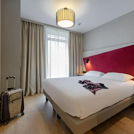 Adagio Center Aparthotel 4*