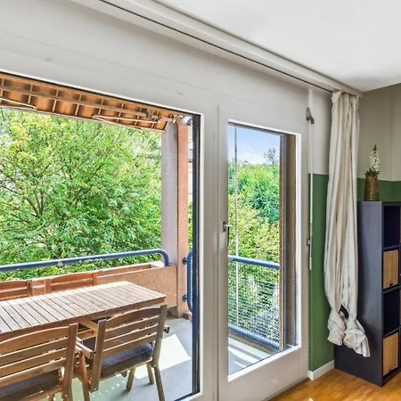 Cozy Close To The Center Of Forch Apartment Zurich