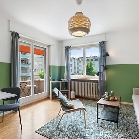 Cozy In The Heard Of Sonnegg Apartment Zurich