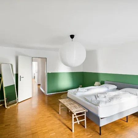 Cozy Close To The Center Of Forch Apartment
