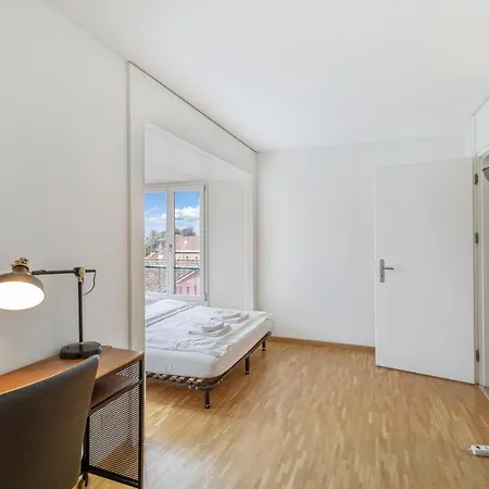 Spacious Hoting Zürich
