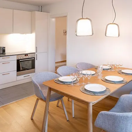 One Bedroom In Trendy West Apartment