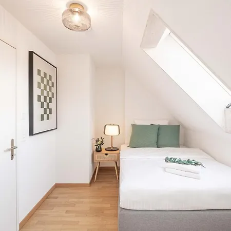 Apartment Modern 3bdr Duplex With Skyroof In Trendy West