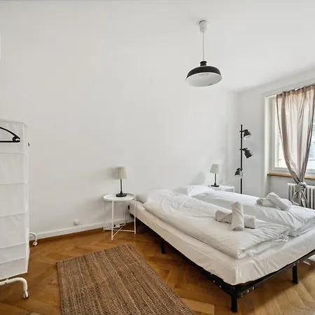 For Explorers 222 Apartment