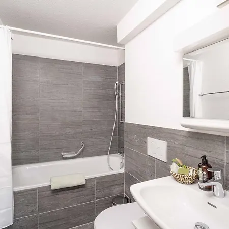 Modern 3bdr Duplex With Skyroof In Trendy West * Zurich