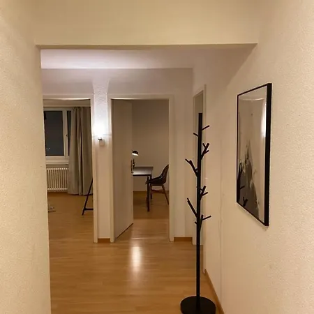 Comfort 1 And 2bdr Close To Airport Apartment *
