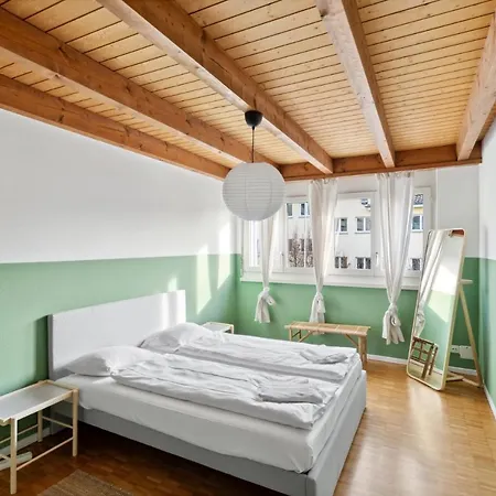 Cozy Close To The Center Of Forch Apartment