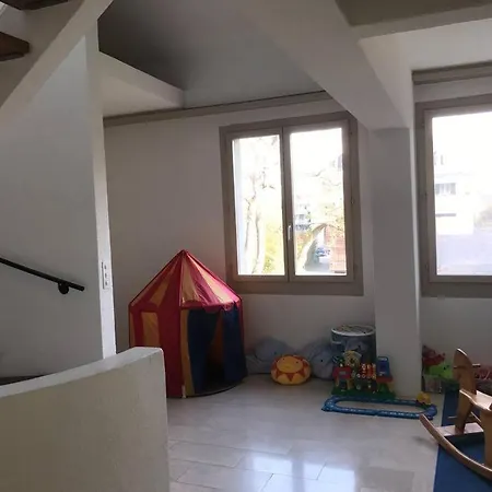 Calm House, 20 Min. From Centre & Holiday home