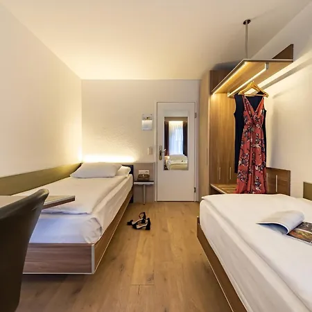 Hotel Alexander Old Town 3*