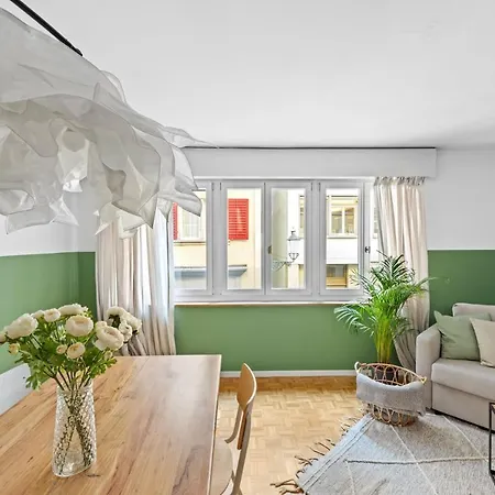 Muenstergasse Old Town Apartment