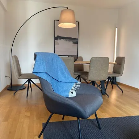 Modern 3bdr Duplex With Skyroof In Trendy West Apartment *