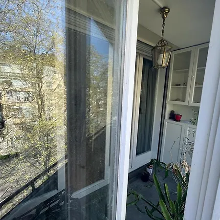 2-zimmer-wohnung Im Zentrum Bei Enge In Seenahe Apartment *