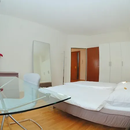 Amazing 2br Near - Lava Apartment *
