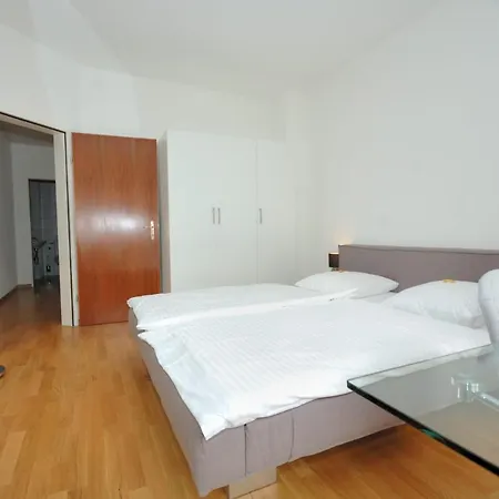 Apartment Amazing 2br Near - Lava *
