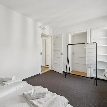 Comfortable In Oerlikon 20 Minutes Away From Airport Apartment Zürich