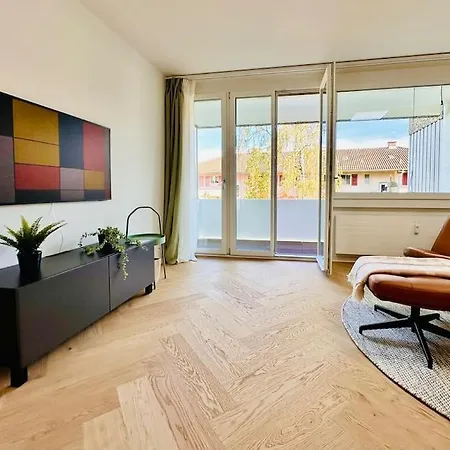 Apartment Modern With Air Condition & Balcony *