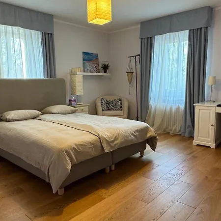 Private In Villa Zurich