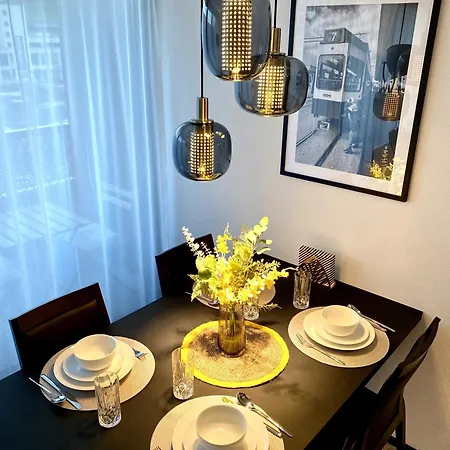Glad Spot: - - Design - Netflix Apartment