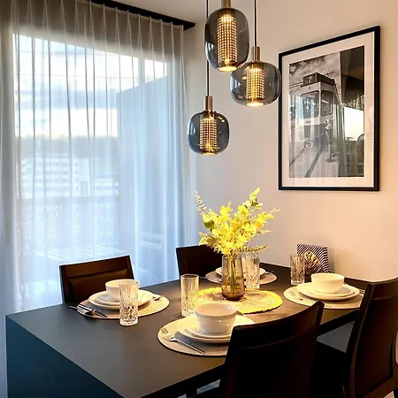 Glad Spot: - - Design - Netflix Apartment *