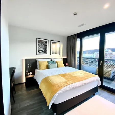 Glad Spot: - - Design - Netflix Apartment